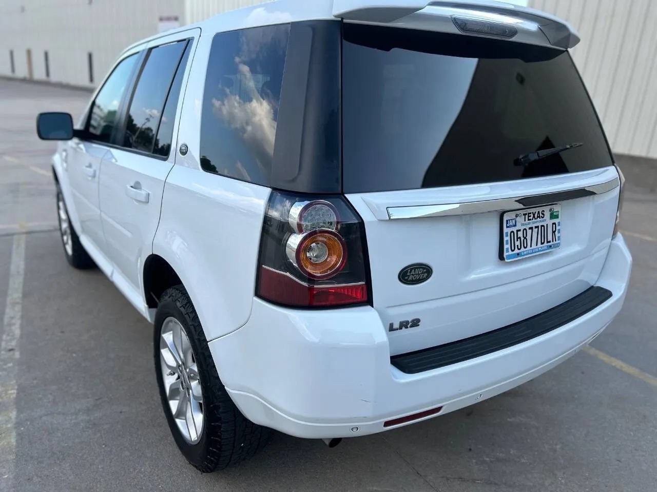 Used 2014 Land Rover LR2 HSE AWD/4WD image 8