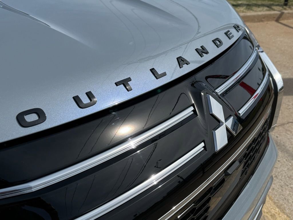 New 2026 Mitsubishi Outlander SEL image 11