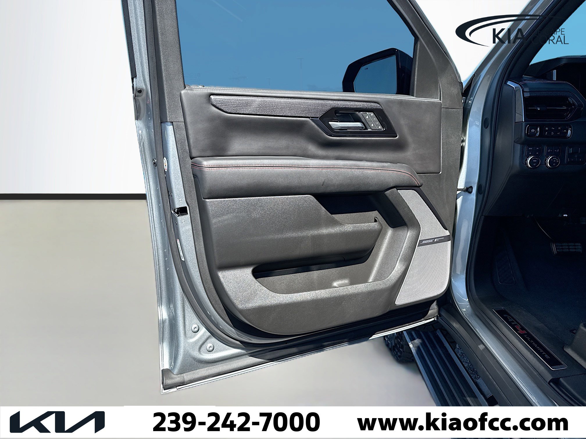 Used 2025 GMC Yukon AT4 Ultimate image 23