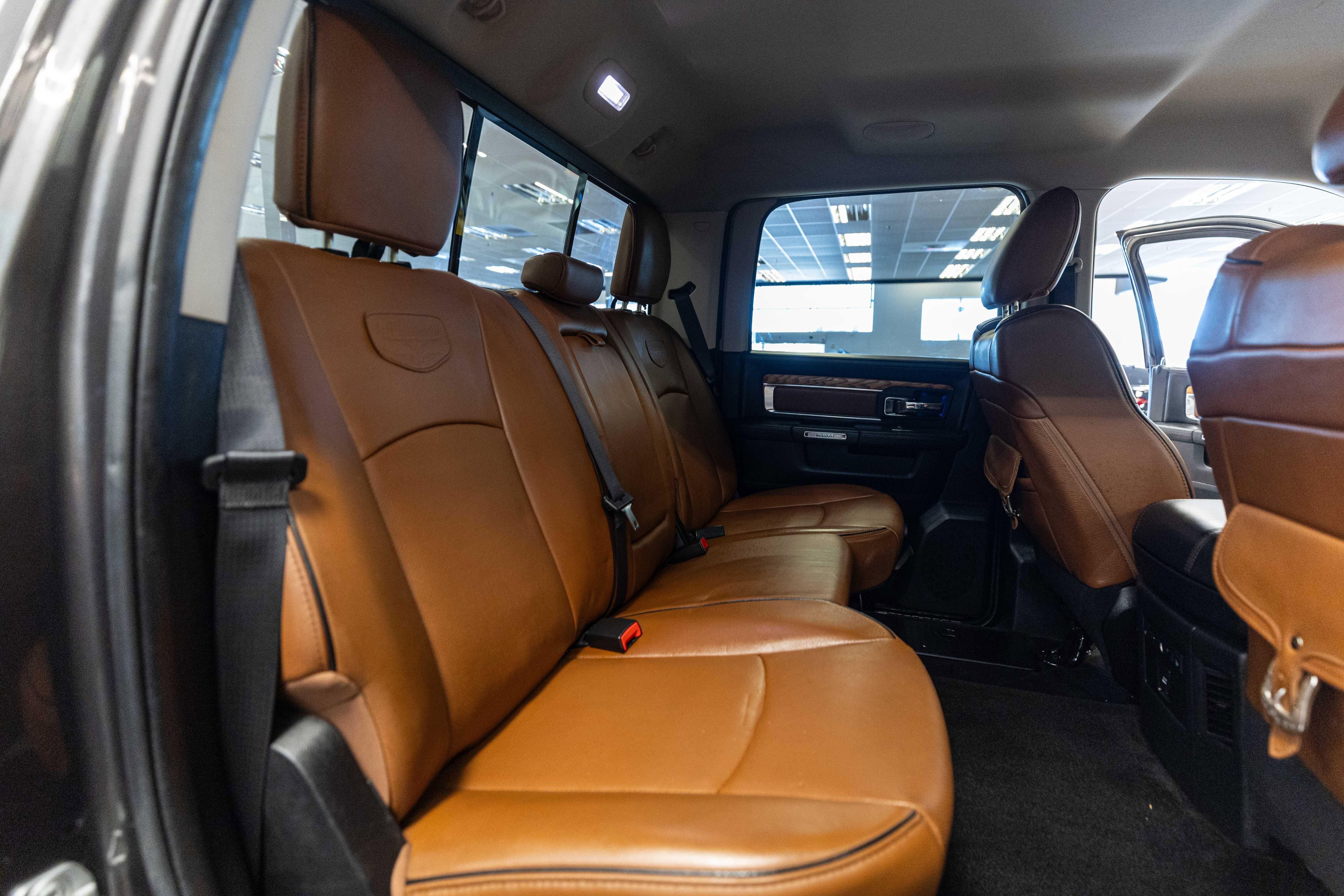 Used 2016 RAM 2500 Longhorn w/ Convenience Group AWD/4WD image 14