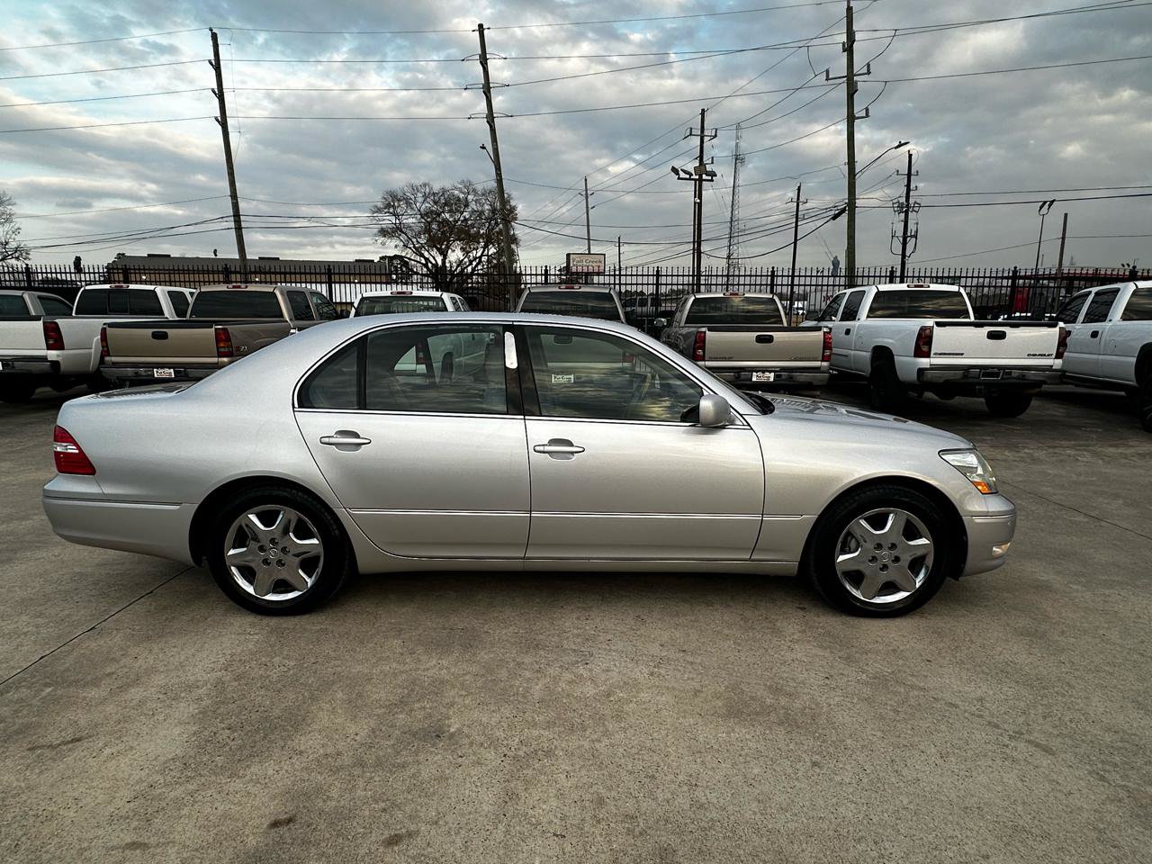 Used 2004 Lexus LS 430 w/ Premium Pkg RWD image 6