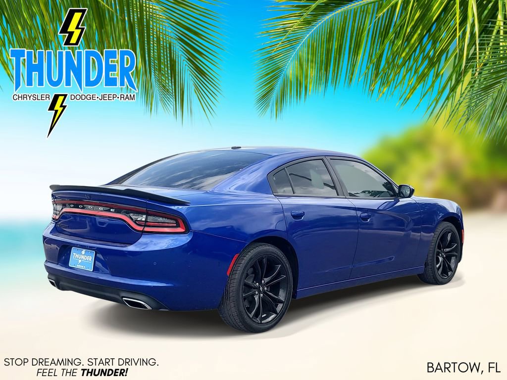 Used 2018 Dodge Charger SXT w/ Blacktop Package image 4