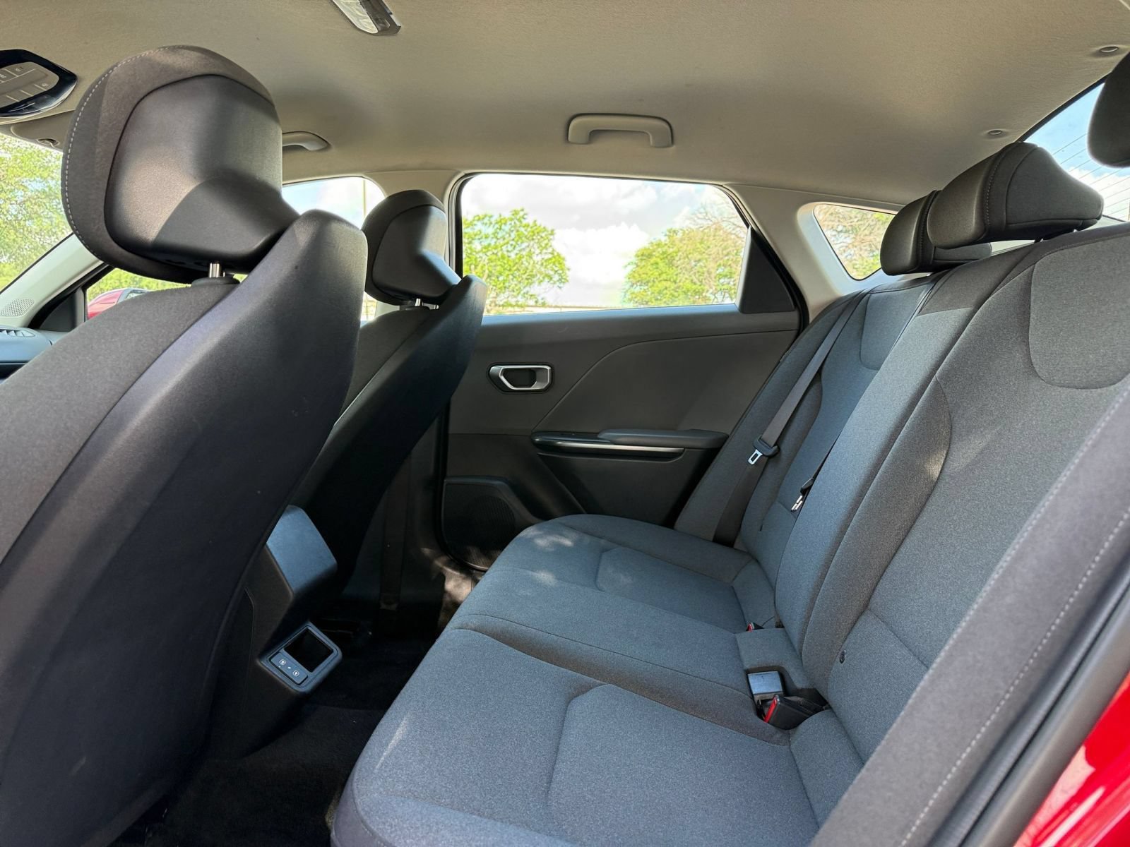 Used 2025 Kia K4 FWD image 28