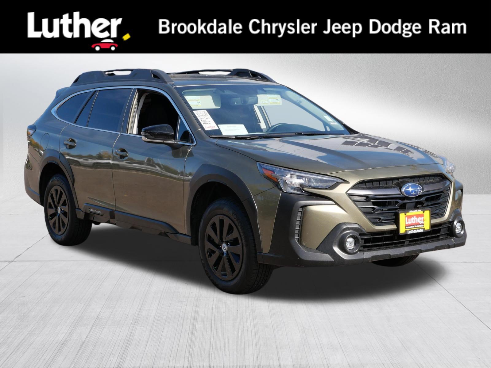 Used 2025 Subaru Outback Premium AWD/4WD image 1