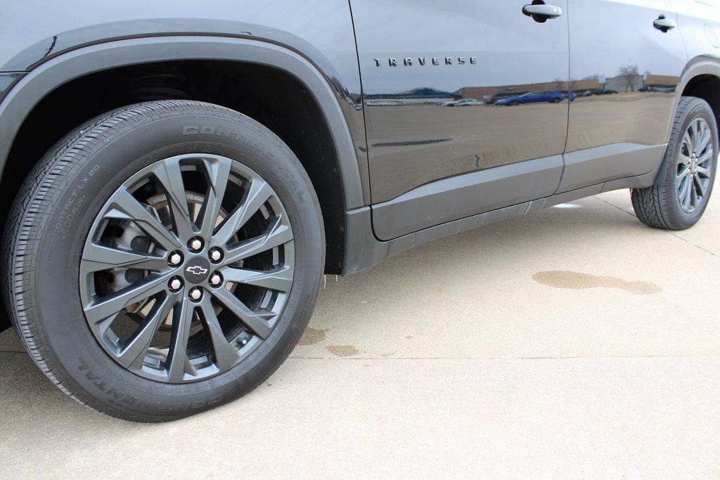 Used 2023 Chevrolet Traverse RS image 11