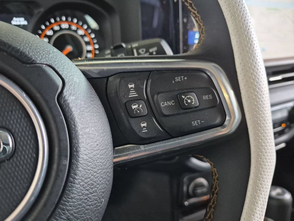 Used 2024 Jeep Wrangler Unlimited Sahara w/ Technology Group AWD/4WD image 24