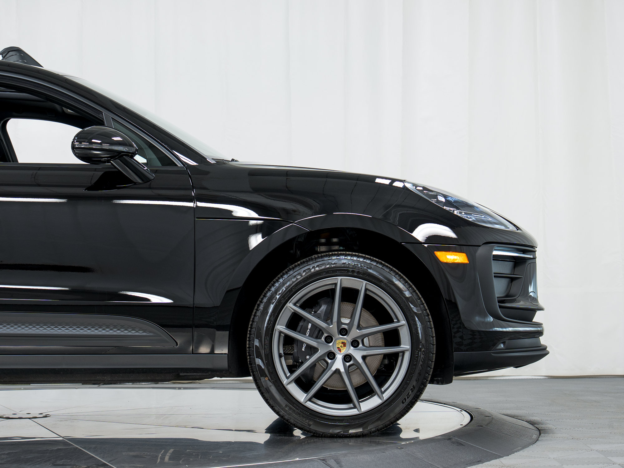 Used 2026 Porsche Macan AWD/4WD image 11