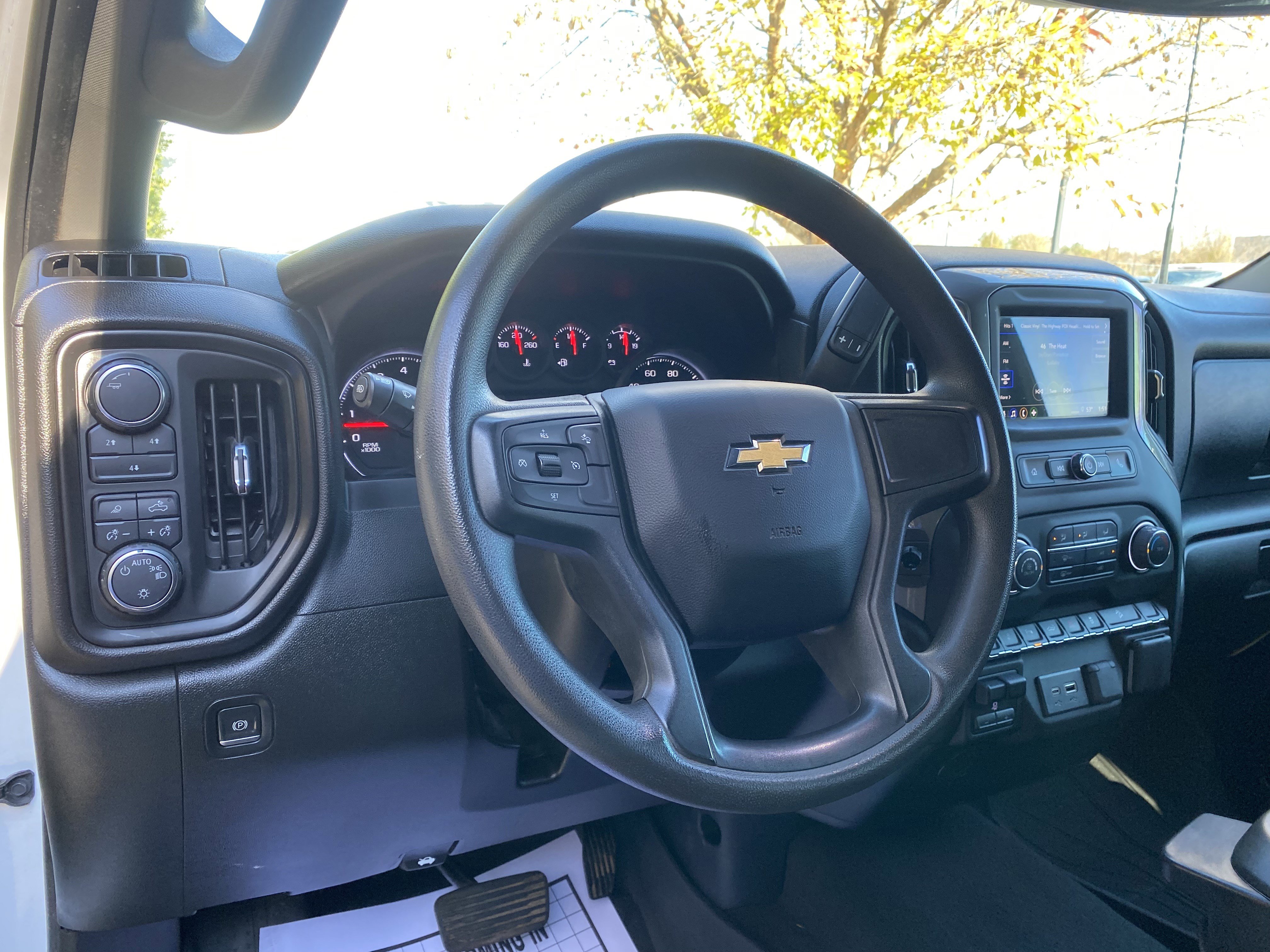 Used 2024 Chevrolet Silverado 2500 Custom w/ Custom Value Package image 17