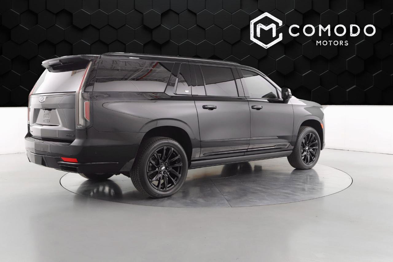 Used 2023 Cadillac Escalade ESV Sport Platinum image 3