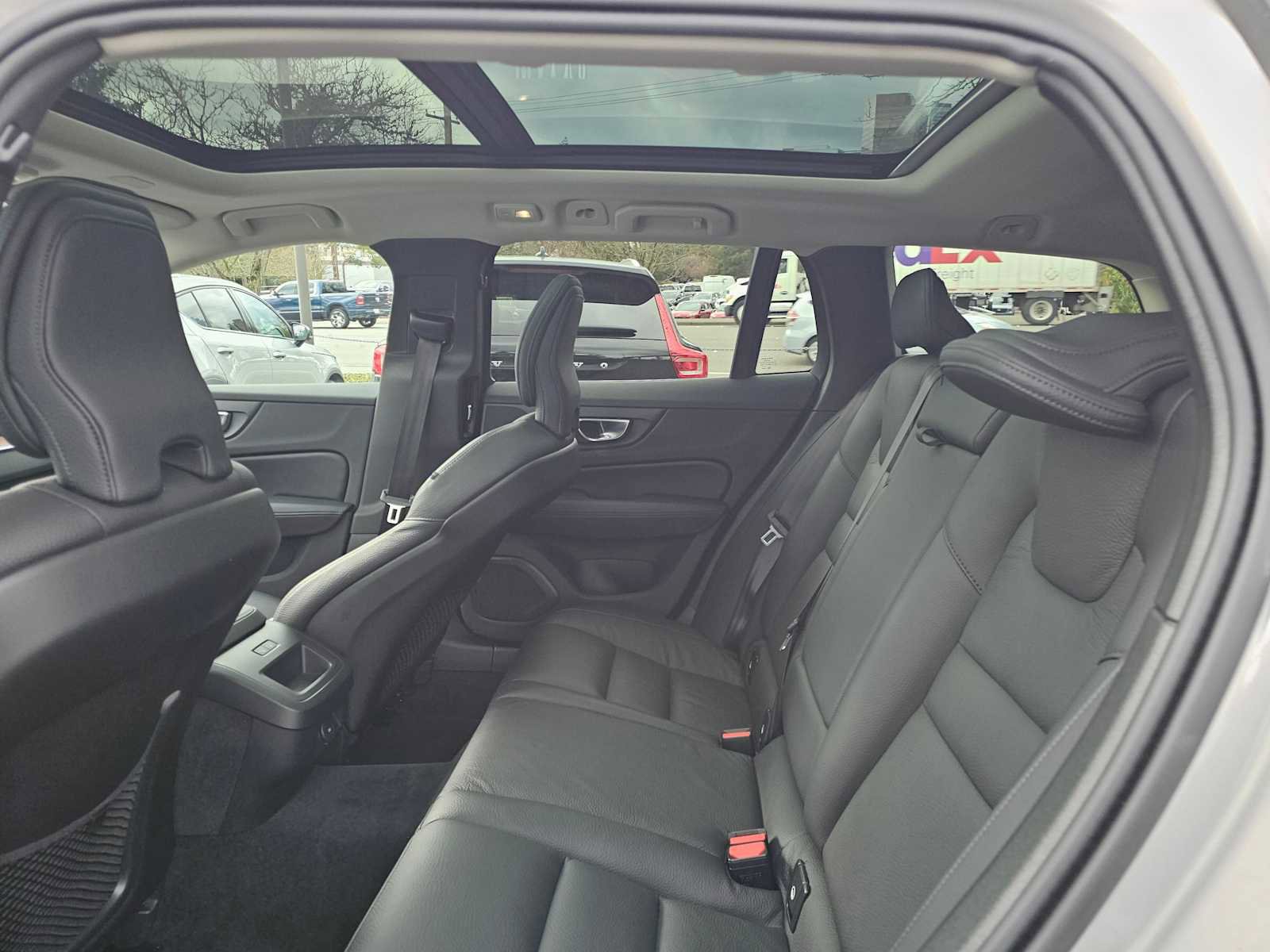 Certified 2025 Volvo V60 B5 Cross Country Plus image 19