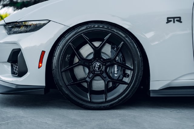 New 2026 Ford Mustang GT Premium w/ GT Performance Package RWD image 9