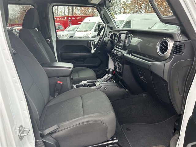 Used 2018 Jeep Wrangler Unlimited Sahara image 15