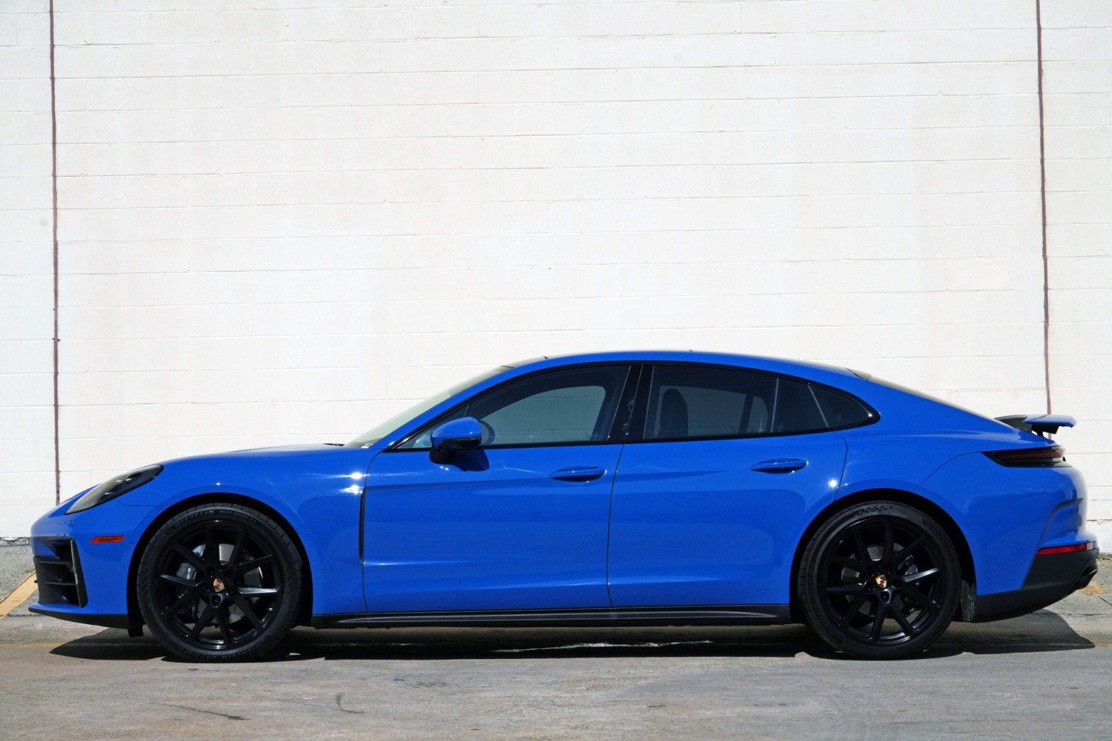 Used 2025 Porsche Panamera w/ Premium Package RWD image 9