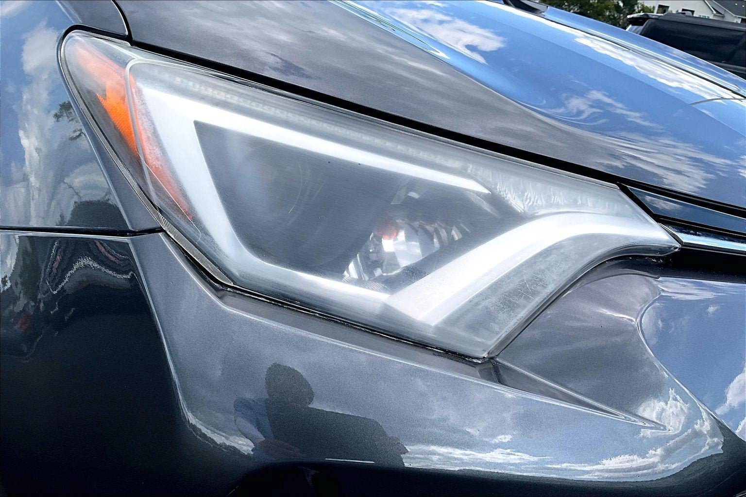 Used 2018 Toyota RAV4 LE w/ All Weather Liner Package AWD/4WD image 26