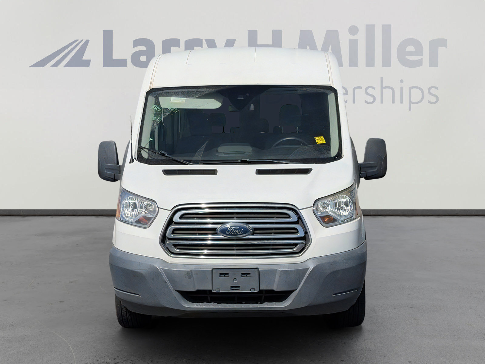 Used 2017 Ford Transit 350 XLT RWD image 4