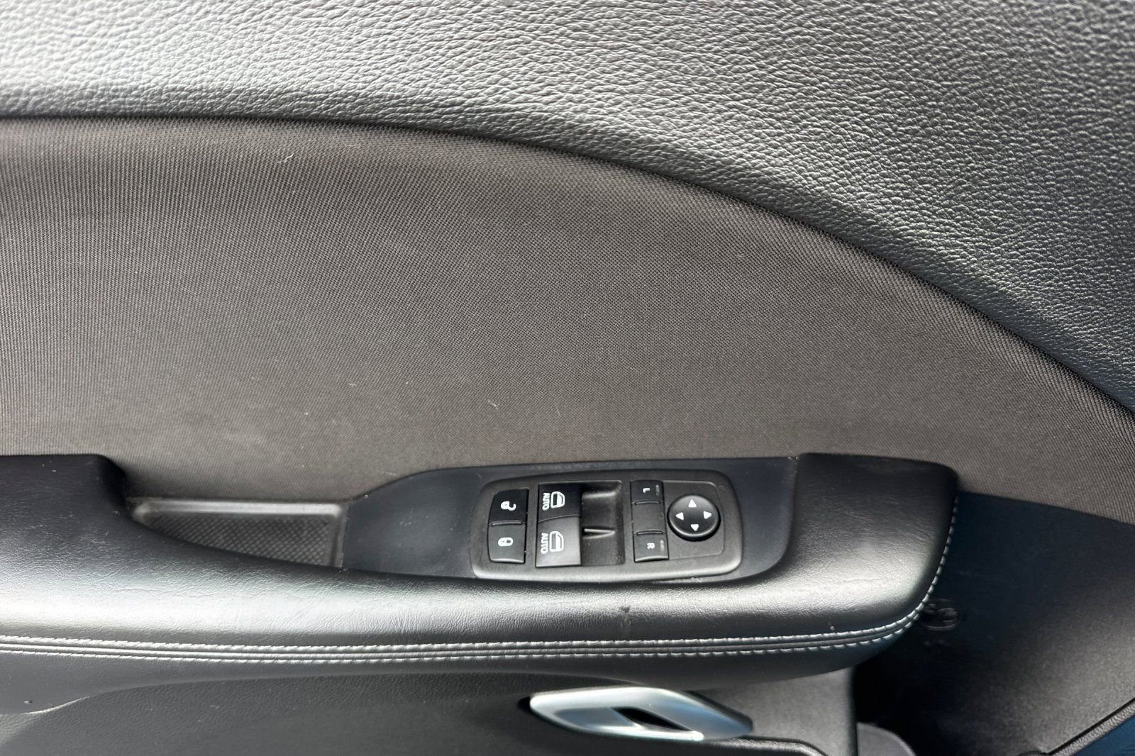 Used 2023 Dodge Challenger SXT w/ Blacktop Package image 11