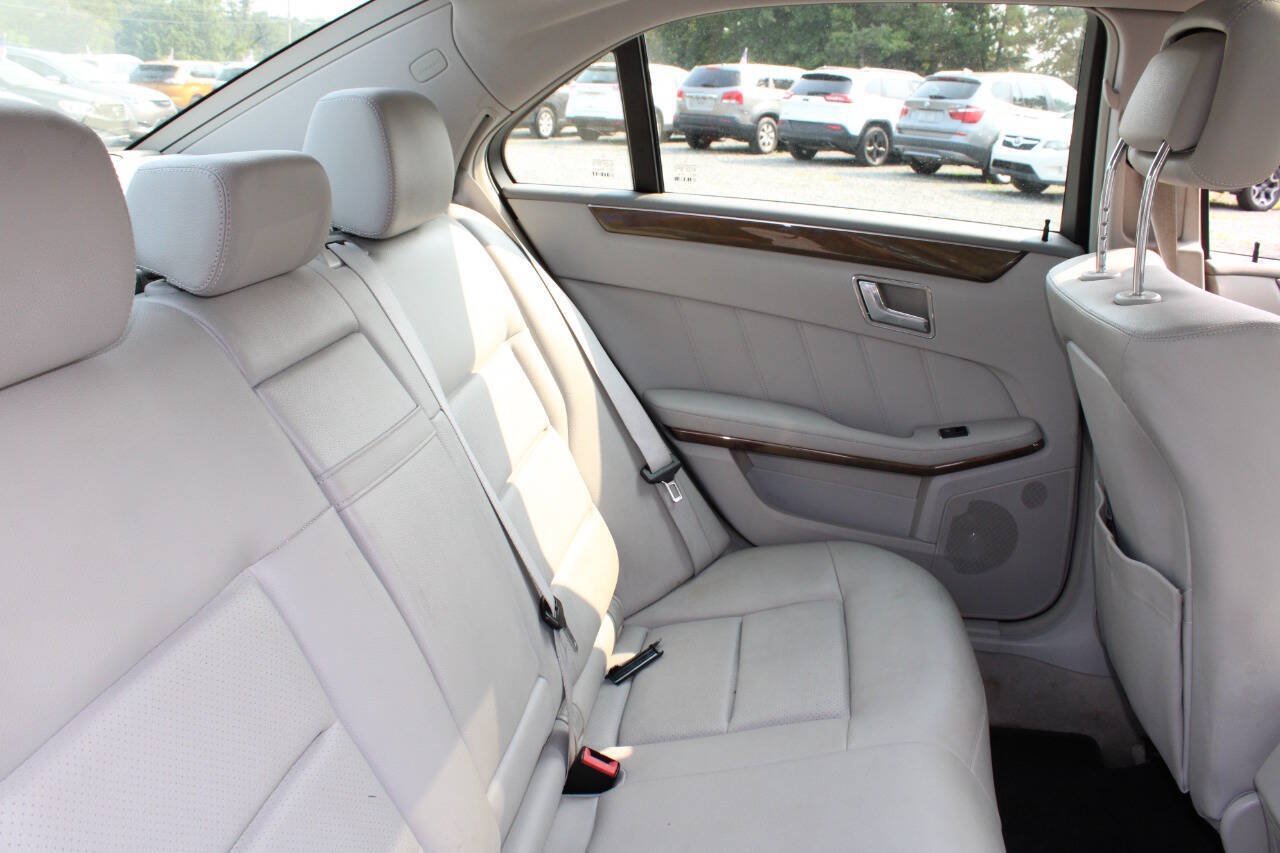 Used 2011 Mercedes-Benz E 350 4MATIC Sedan image 19