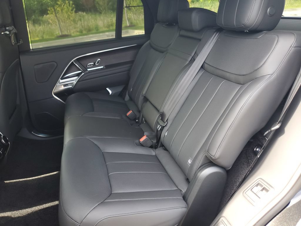 New 2026 Land Rover Range Rover Long Wheelbase SE AWD/4WD image 30