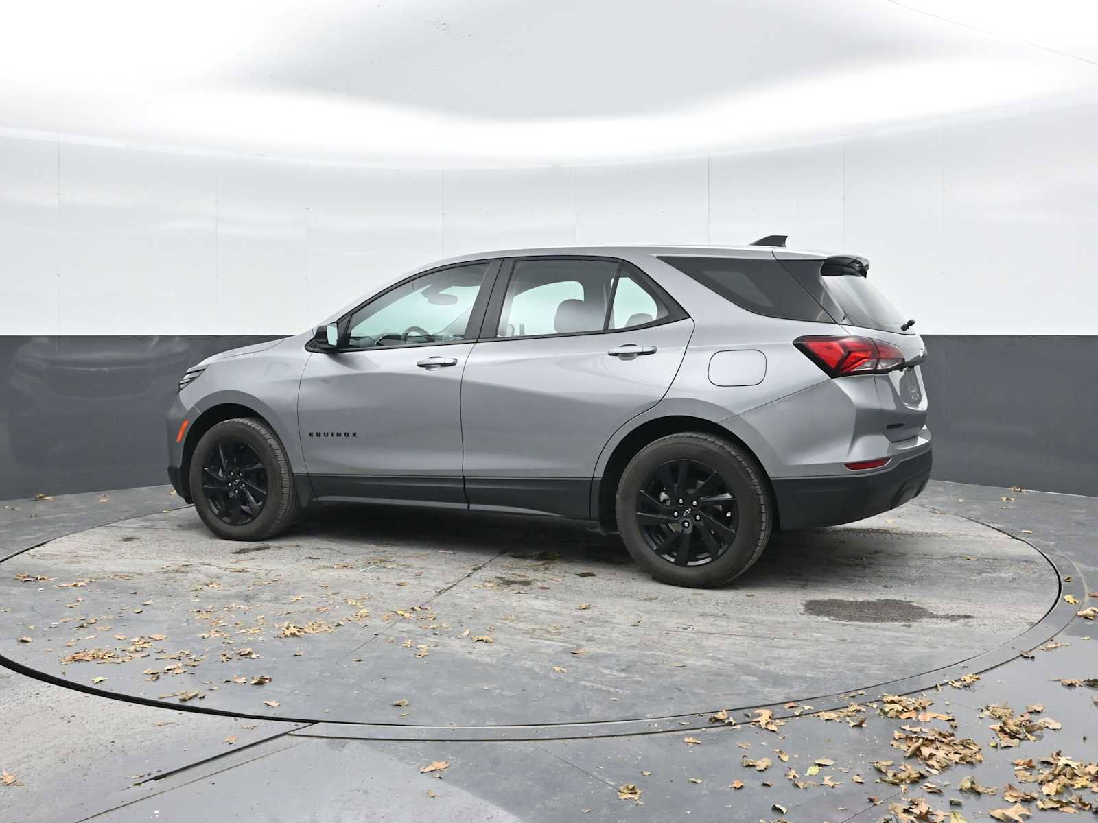 Used 2024 Chevrolet Equinox LS w/ Sport Edition image 3