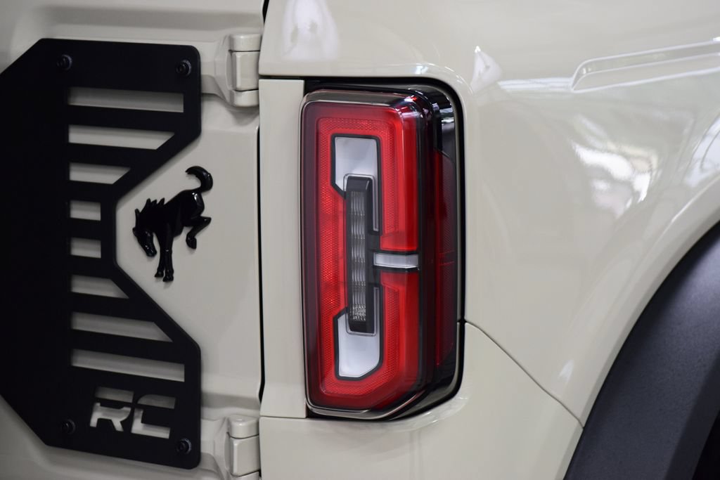 Used 2025 Ford Bronco Outer Banks AWD/4WD image 21