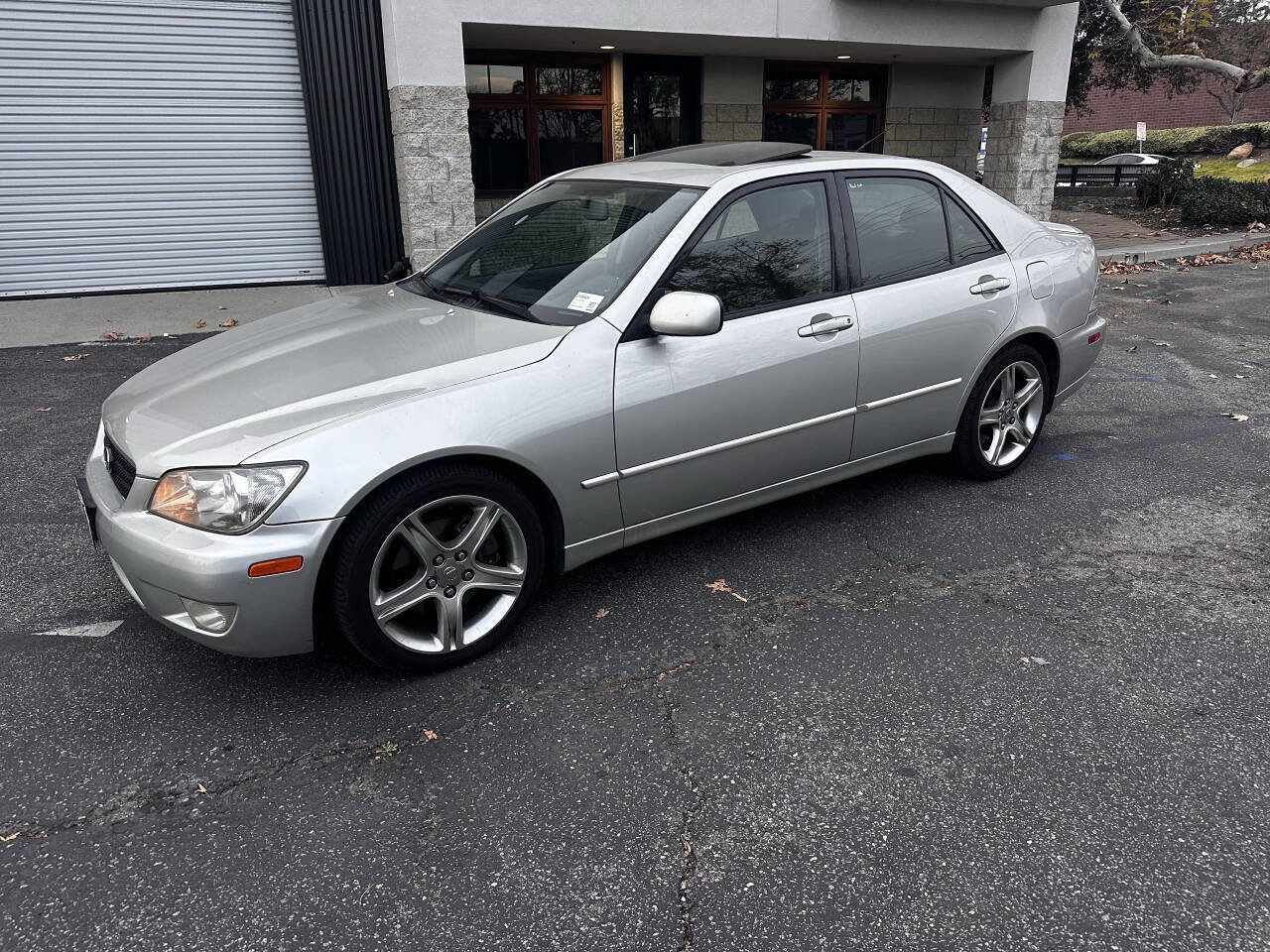 Used 2002 Lexus IS 300 image 1