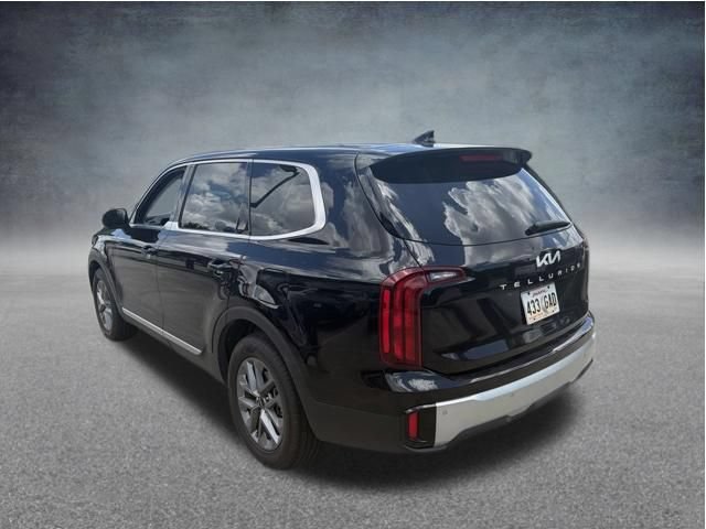 Used 2023 Kia Telluride LX FWD image 7