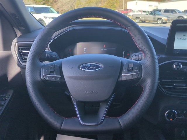 Used 2025 Ford Escape ST-Line w/ Equipment Group 301A image 31