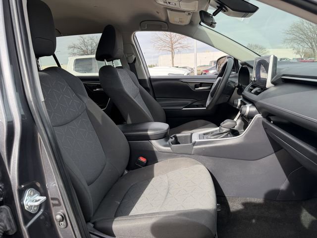 Used 2025 Toyota RAV4 XLE image 27