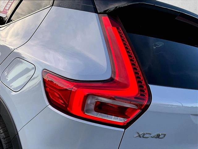 Used 2022 Volvo XC40 P8 Recharge Plus image 29
