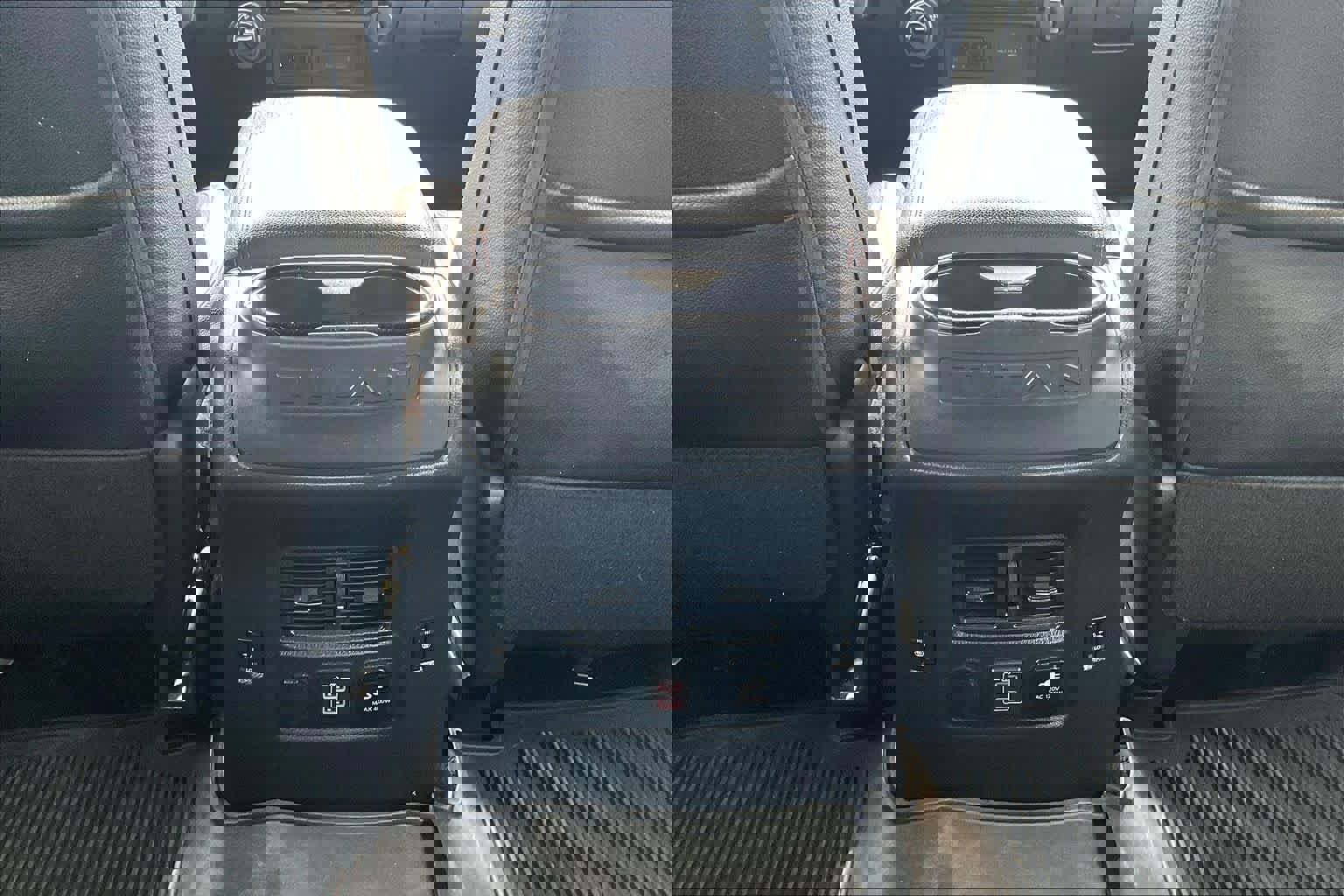 Used 2024 Nissan Titan PRO-4X w/ Pro-4x Convenience Package image 34