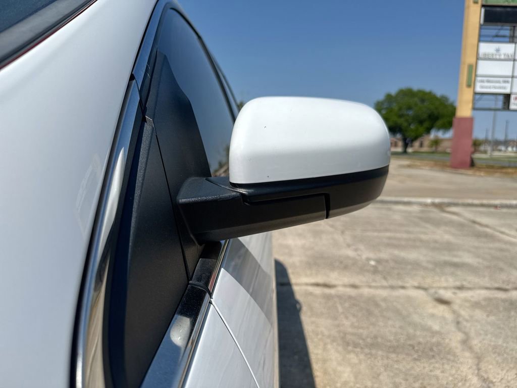 Used 2022 Ford Edge SEL image 11