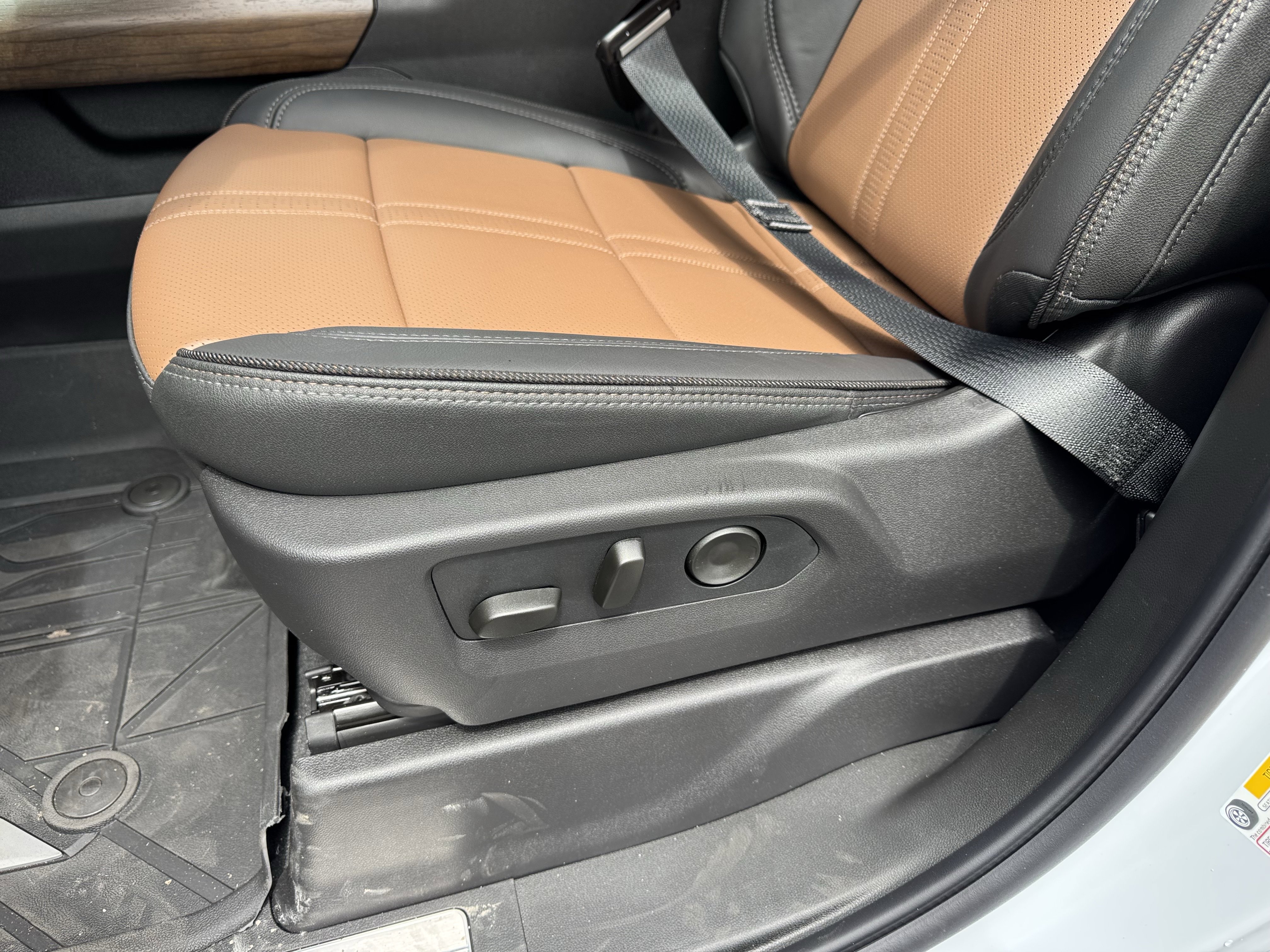 New 2026 Chevrolet Silverado 1500 High Country AWD/4WD image 15