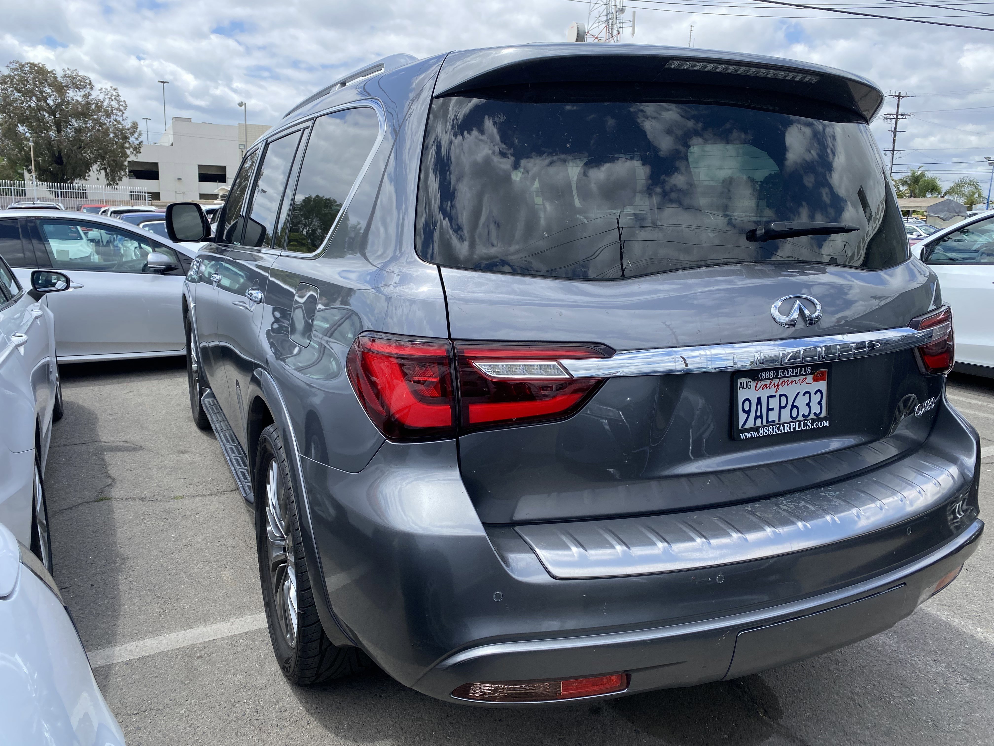 Used 2018 INFINITI QX80 4WD w/ Driver Assistance Package image 11