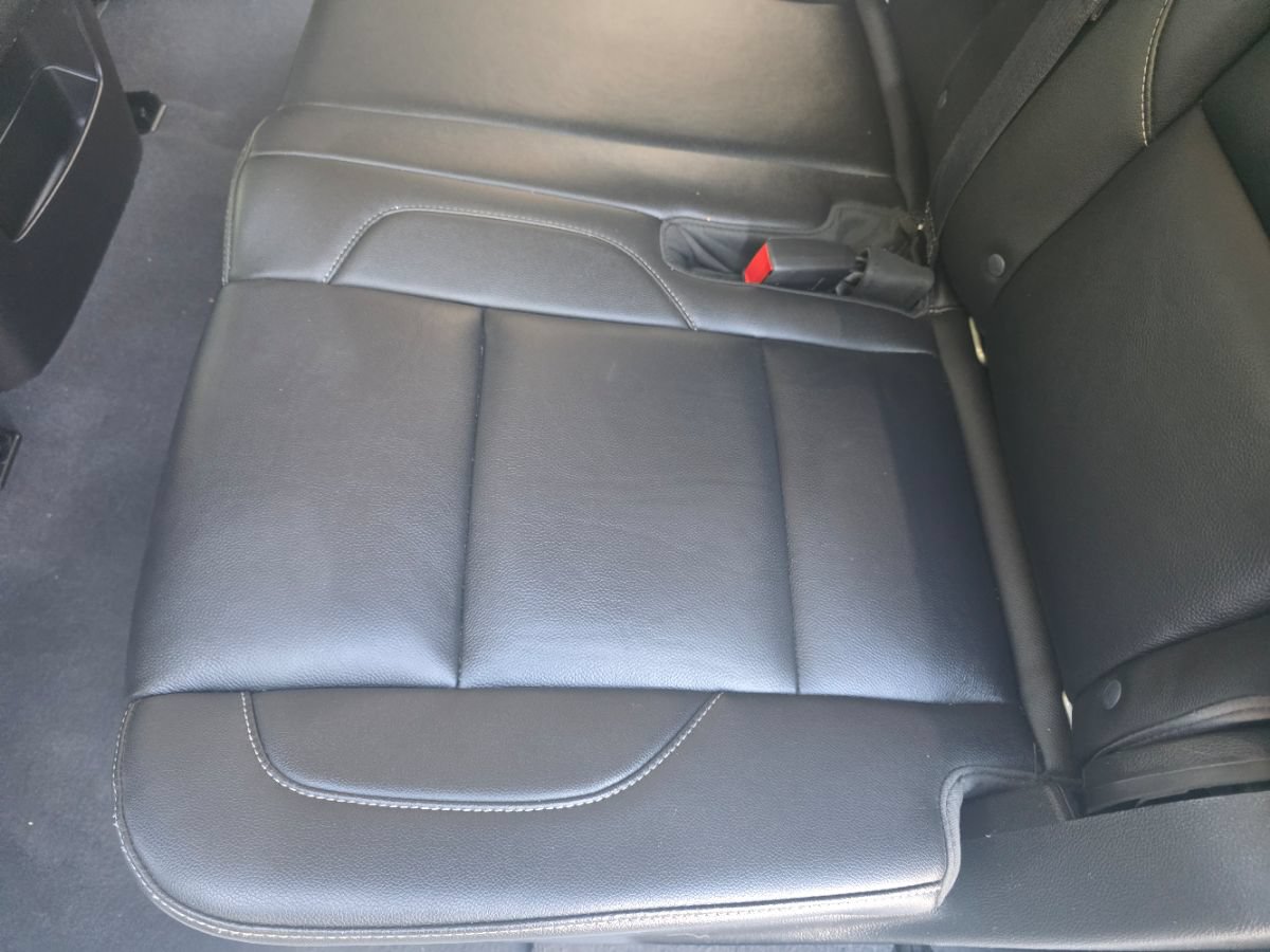 Used 2019 Chevrolet Suburban LT AWD/4WD image 35