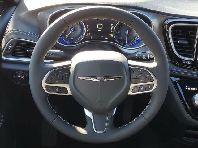 New 2026 Chrysler Pacifica Select image 15