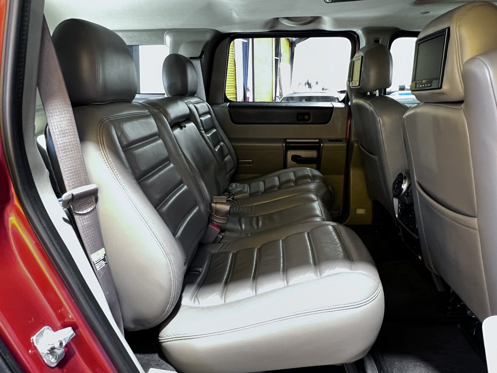 Used 2003 HUMMER H2 w/ Preferred Equipment Group AWD/4WD image 18
