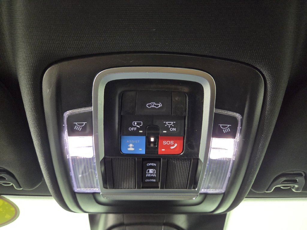 Used 2026 RAM 2500 Laramie AWD/4WD image 16