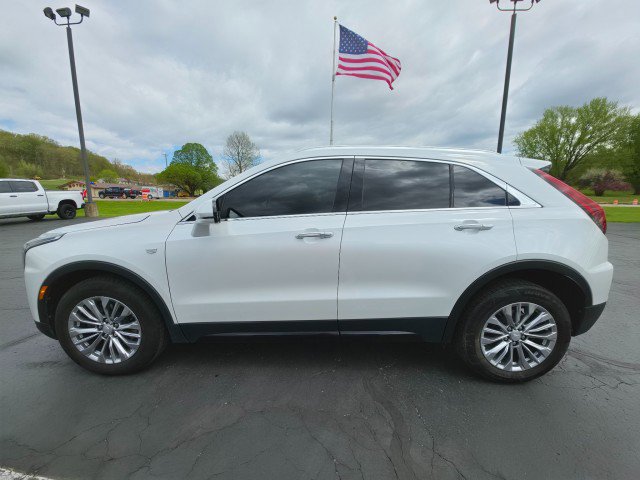 Used 2024 Cadillac XT4 Premium Luxury AWD/4WD image 2