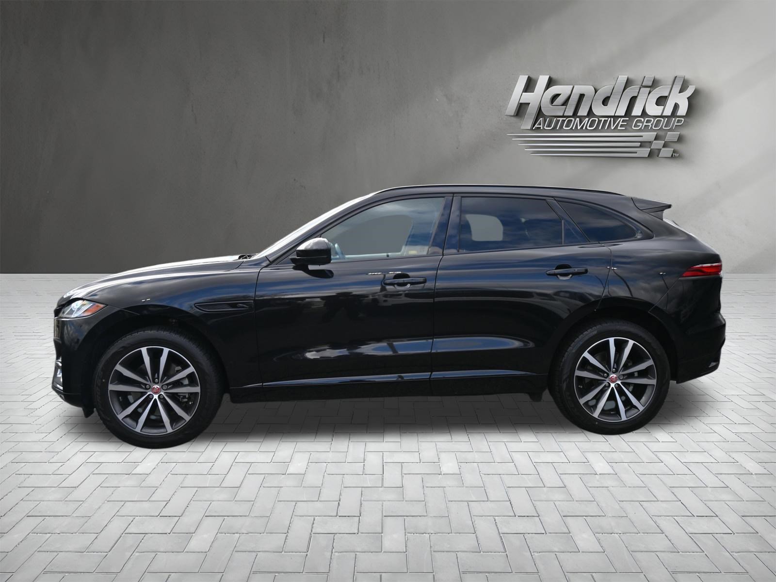Used 2023 Jaguar F-PACE S image 10