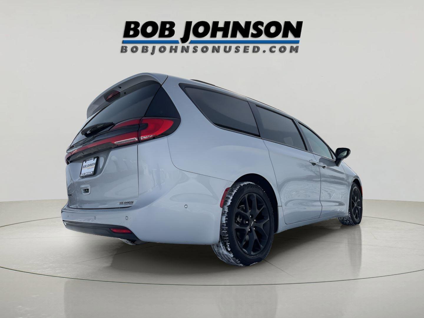 Used 2024 Chrysler Pacifica Touring-L w/ S Appearance Package image 7