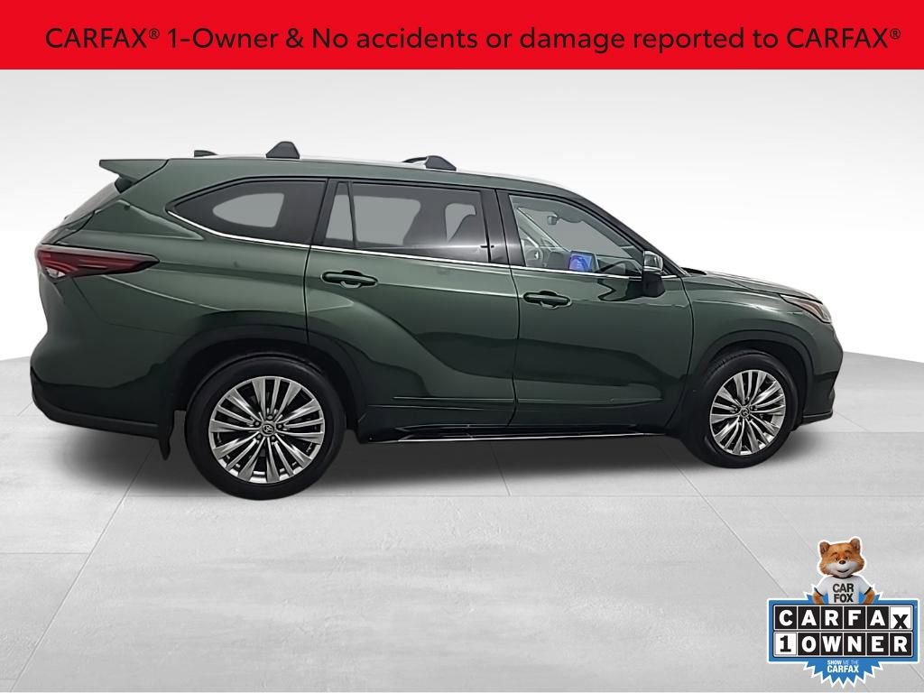 Used 2025 Toyota Highlander Platinum image 2