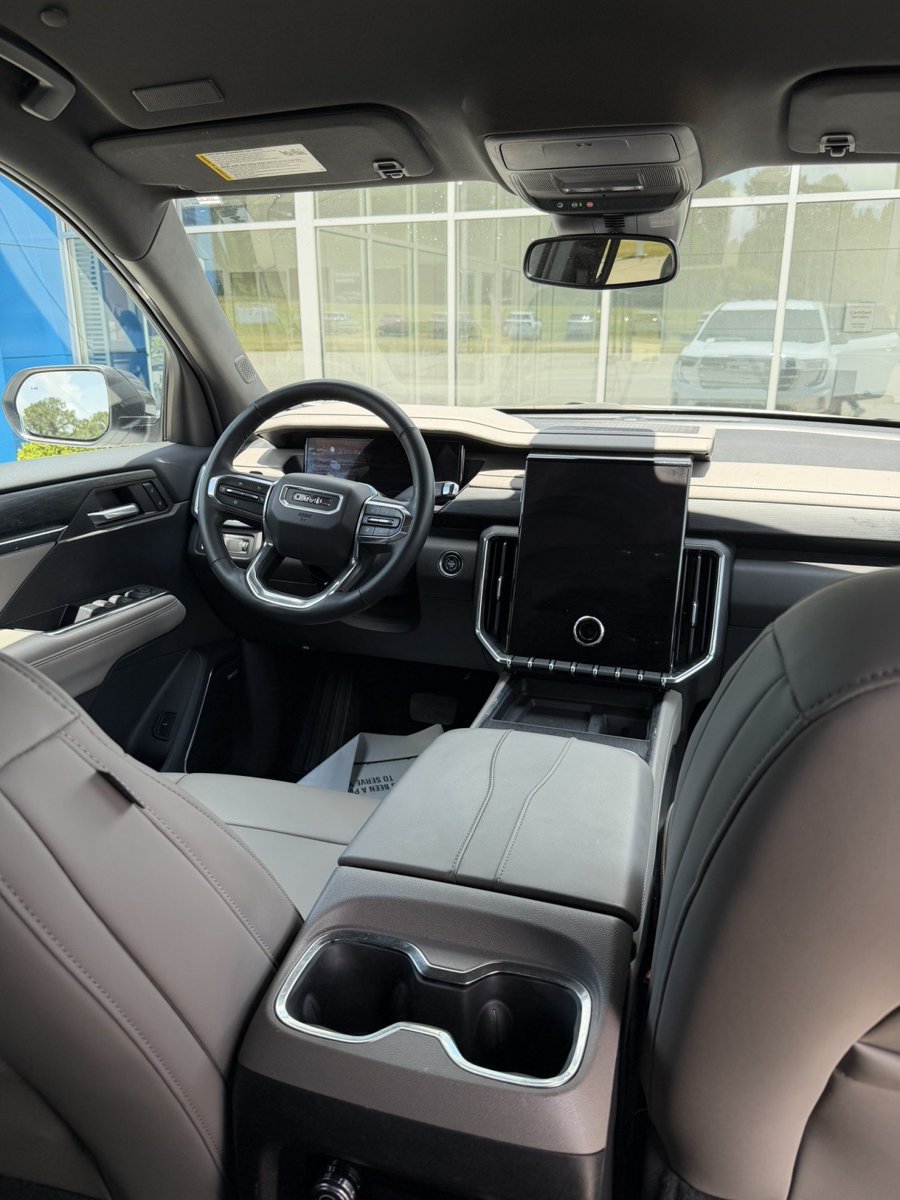 Used 2024 GMC Acadia Elevation w/ Luxury Package FWD image 6