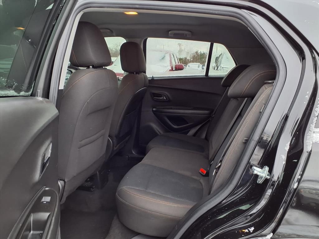 Used 2021 Chevrolet Trax LS w/ Tint and Cruise Package image 11