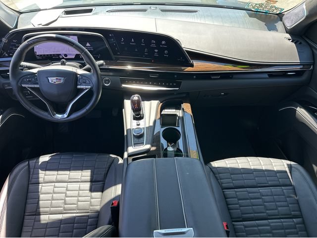 Certified 2024 Cadillac Escalade Sport Platinum w/ LPO, ONYX Package AWD/4WD image 5