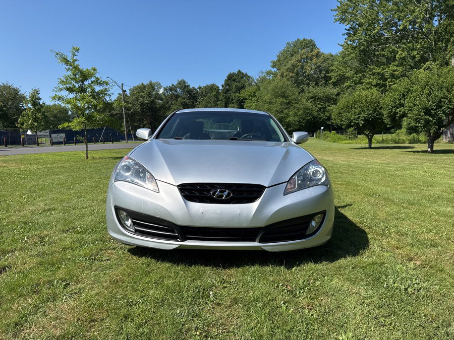 Used 2010 Hyundai Genesis 3.8 RWD image 10