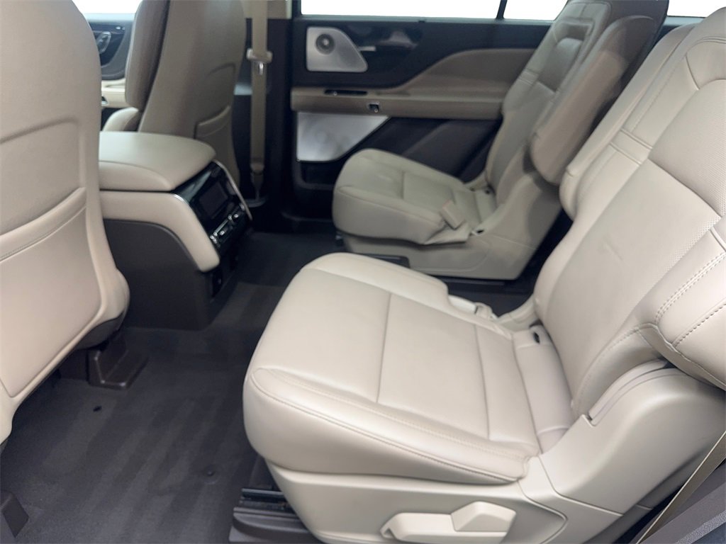 Used 2022 Lincoln Aviator Reserve w/ Equipment Group 201A image 32