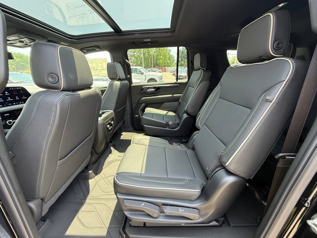 New 2026 Chevrolet Suburban Premier w/ Sun And Tow Package AWD/4WD image 25