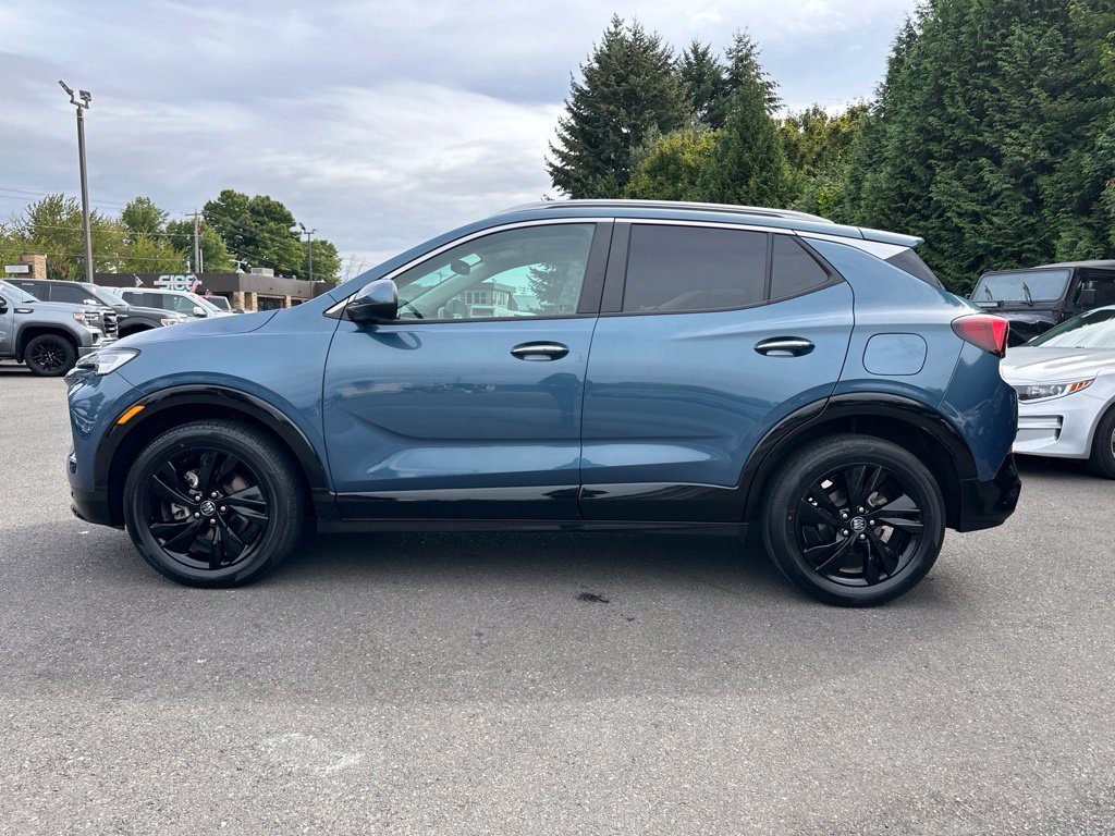 Used 2024 Buick Encore GX Sport Touring FWD image 3