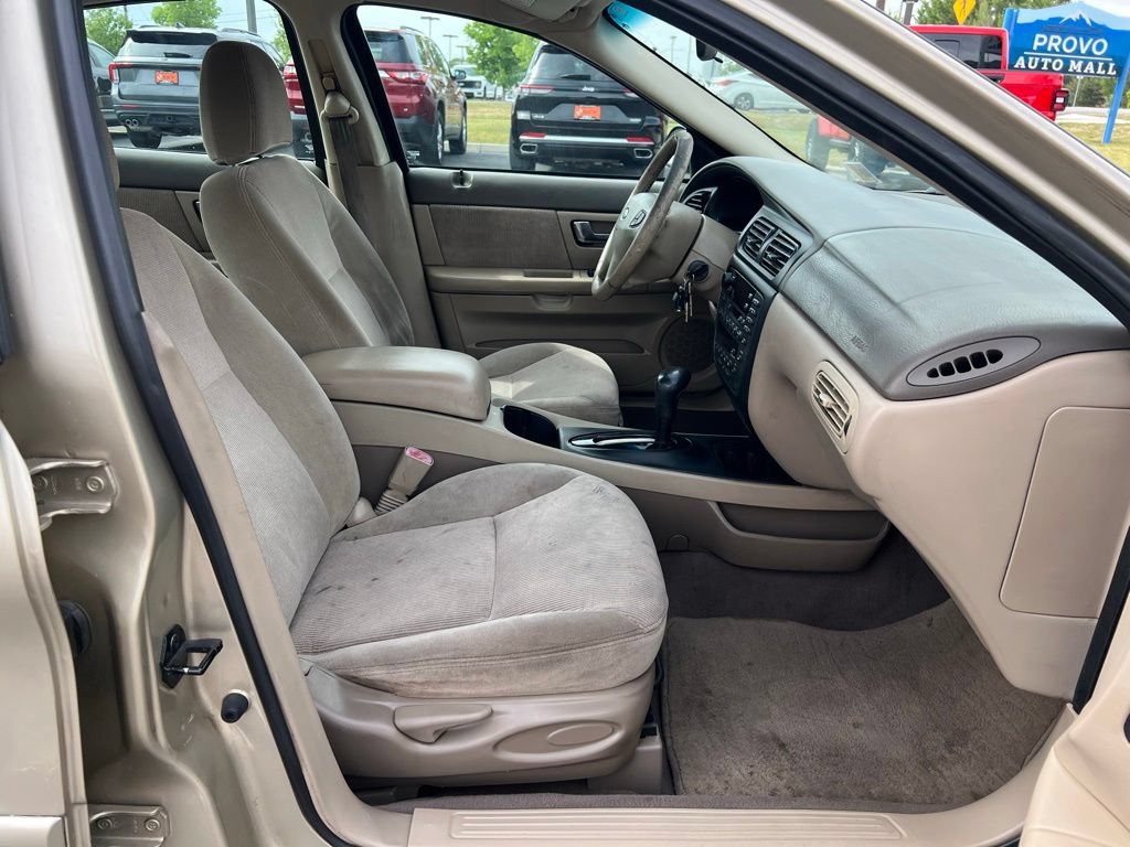 Used 2000 Ford Taurus SEL FWD image 14