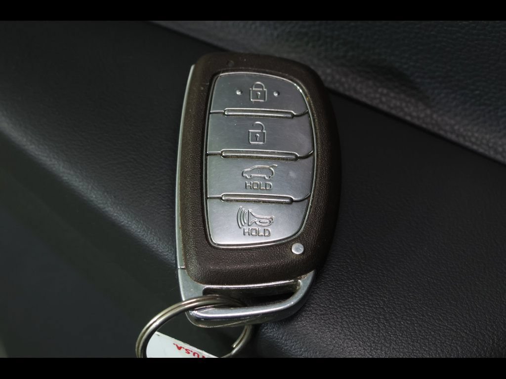 Used 2020 Hyundai Tucson Value AWD/4WD image 13